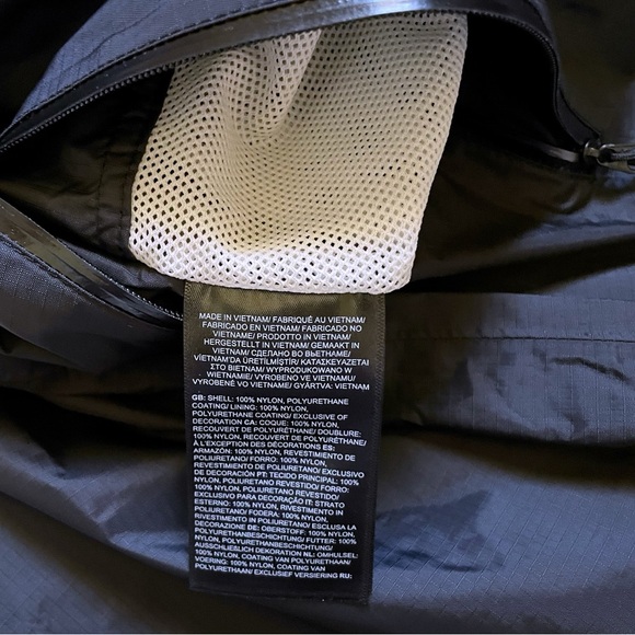 The North Face Men’s Alta Vista Waterproof Black Jacket - Picture 9 of 11